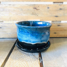 Load image into Gallery viewer, Lime Knot Midnight Blue Pot
